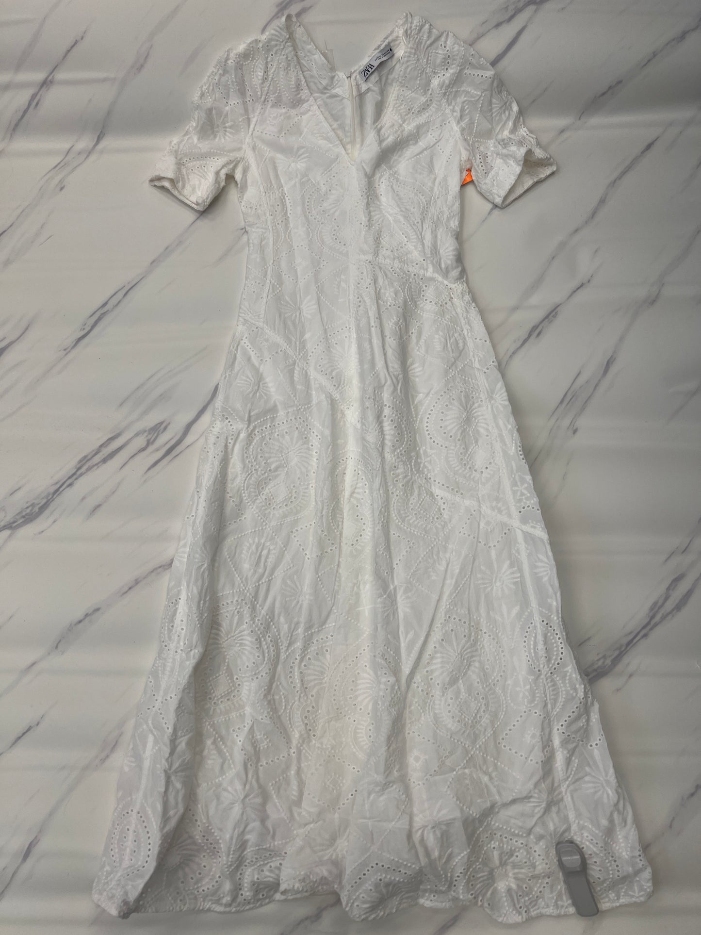 Dress Casual Midi By Zara In White, Size: Xs