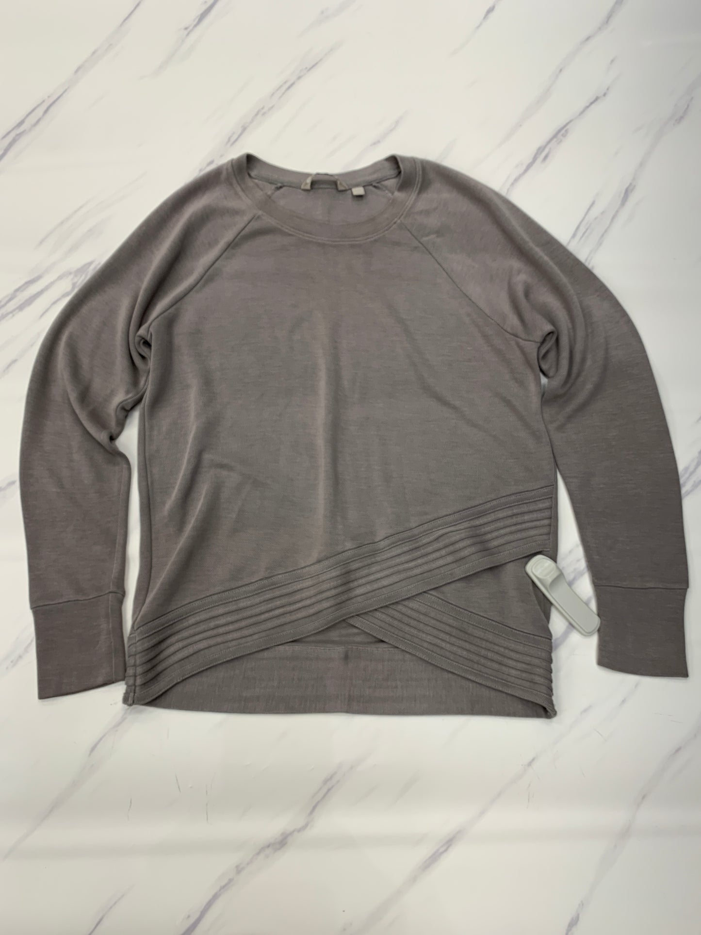 Athletic Top Long Sleeve Crewneck By Athleta In Grey, Size: S