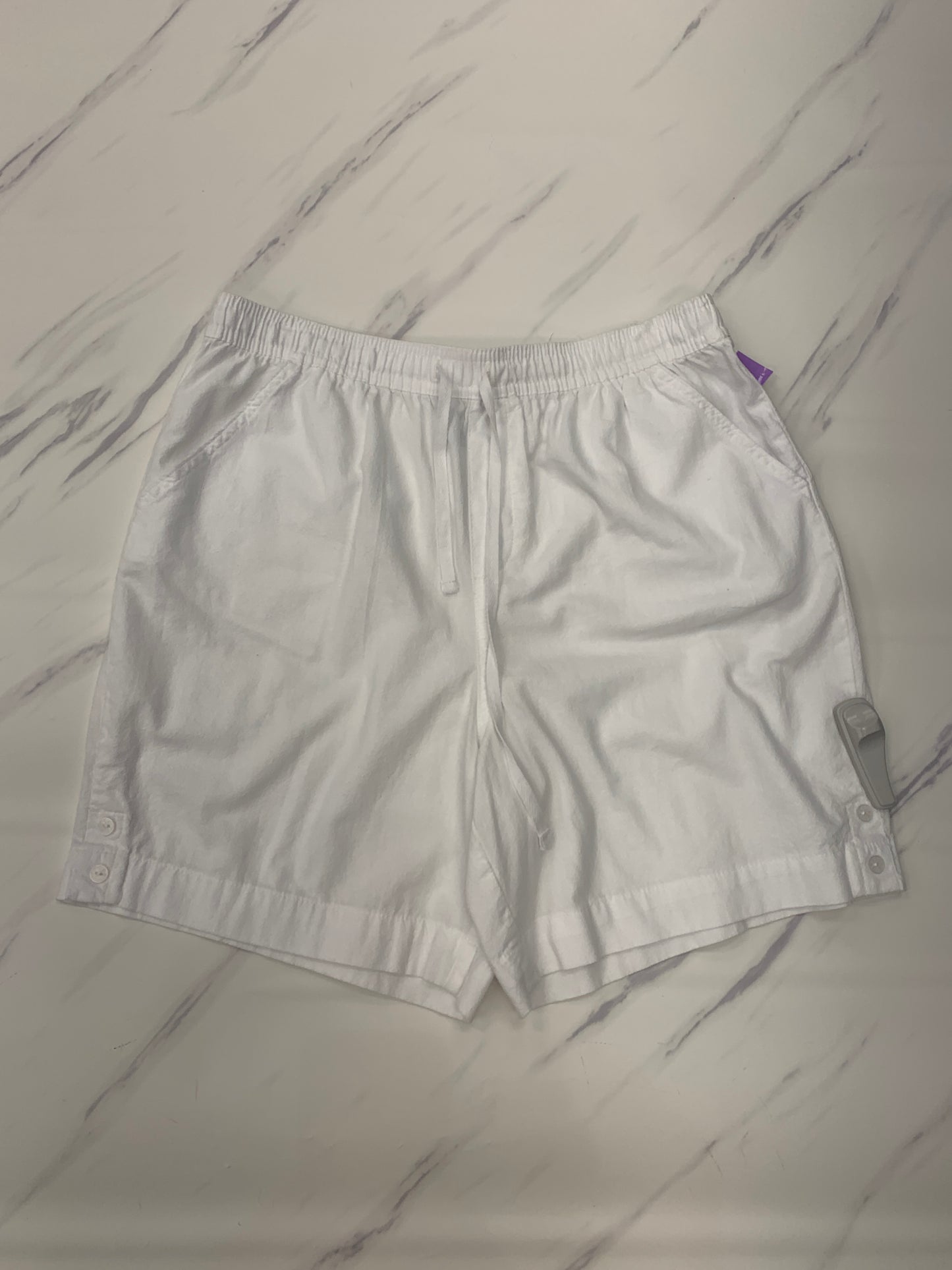 Shorts By Karen Scott In White, Size: Petite L