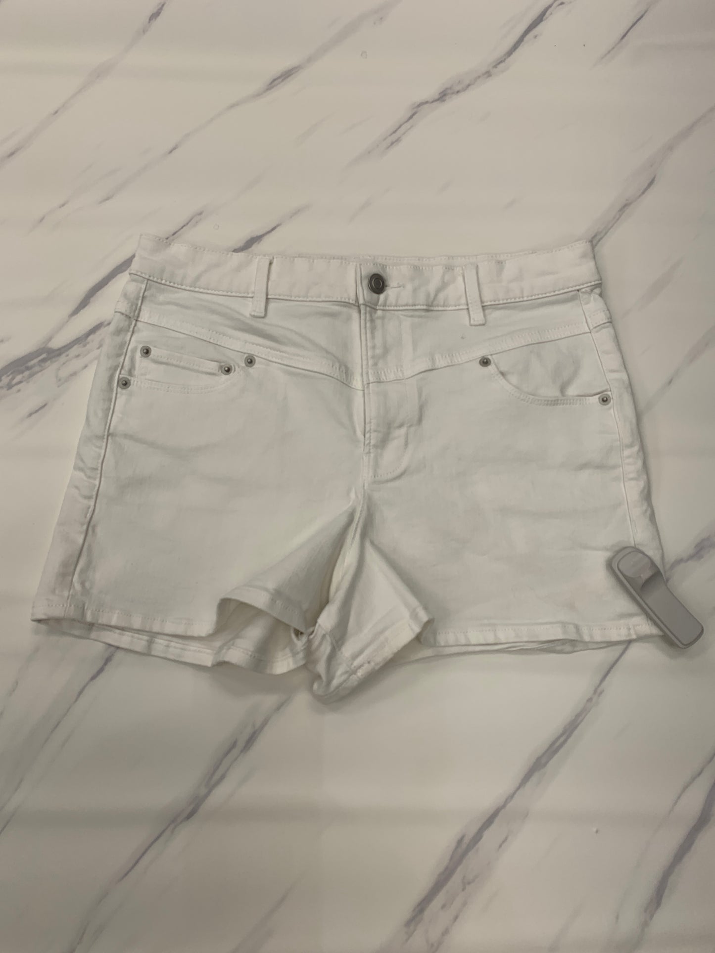 Shorts By Chelsea And Theodore In White, Size: 8