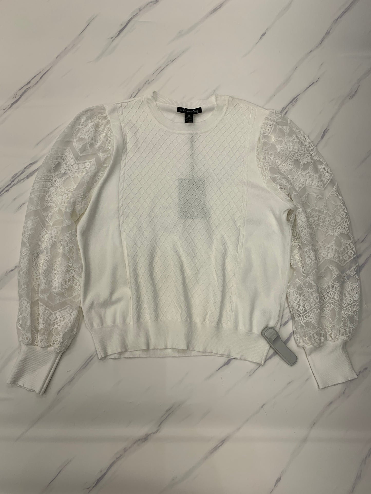 Sweater By Cmc In White, Size: Xl