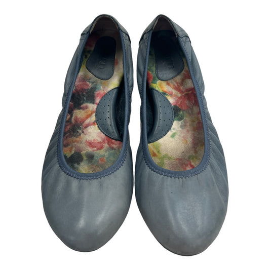 Shoes Flats Ballet By Born  Size: 7
